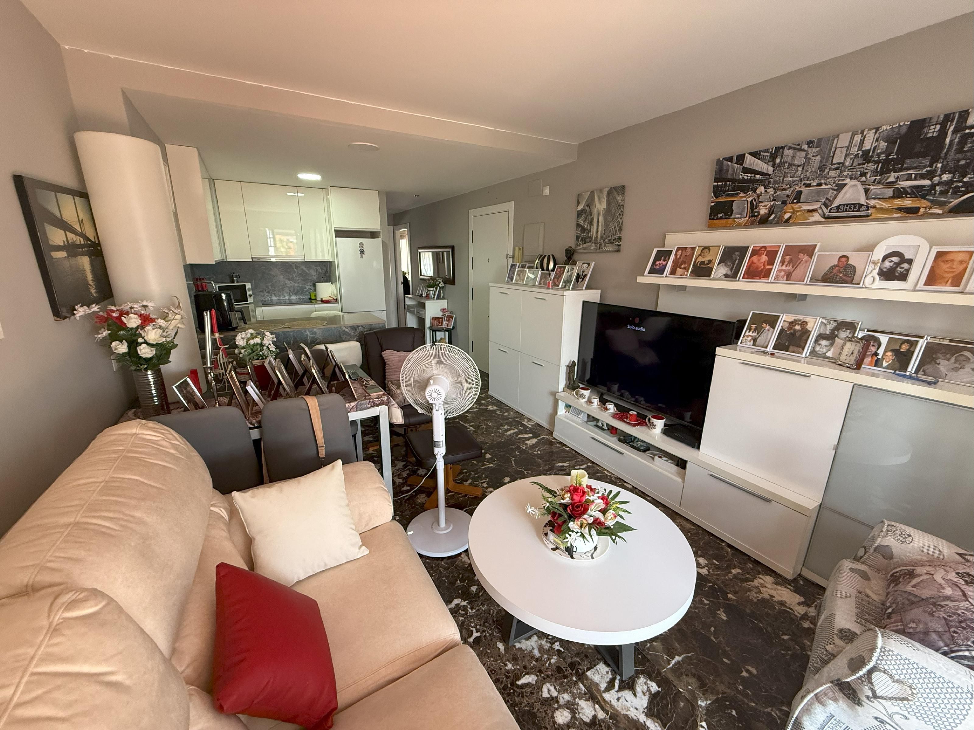Living room of Flat for sale in El Vendrell  with Heating, Terrace and Balcony