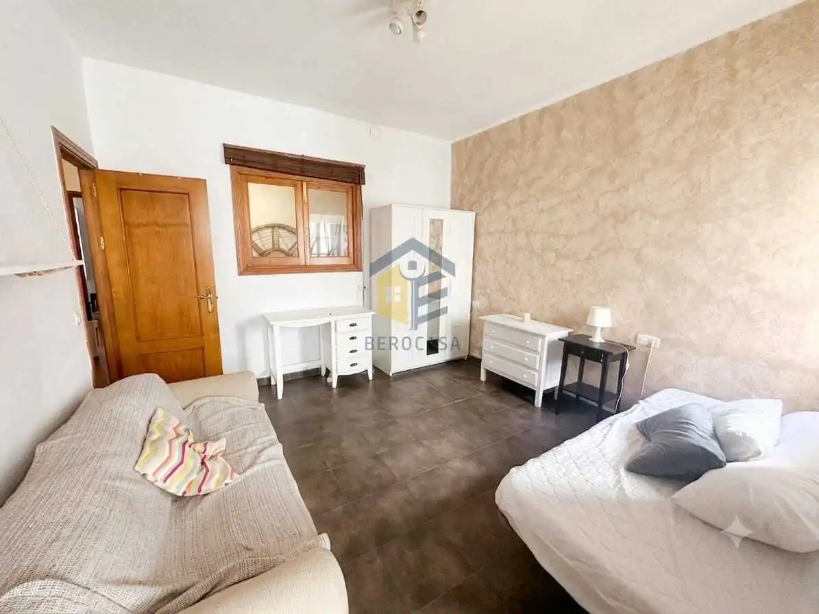 Vista exterior de Piso en venta en Málaga con Balcón
