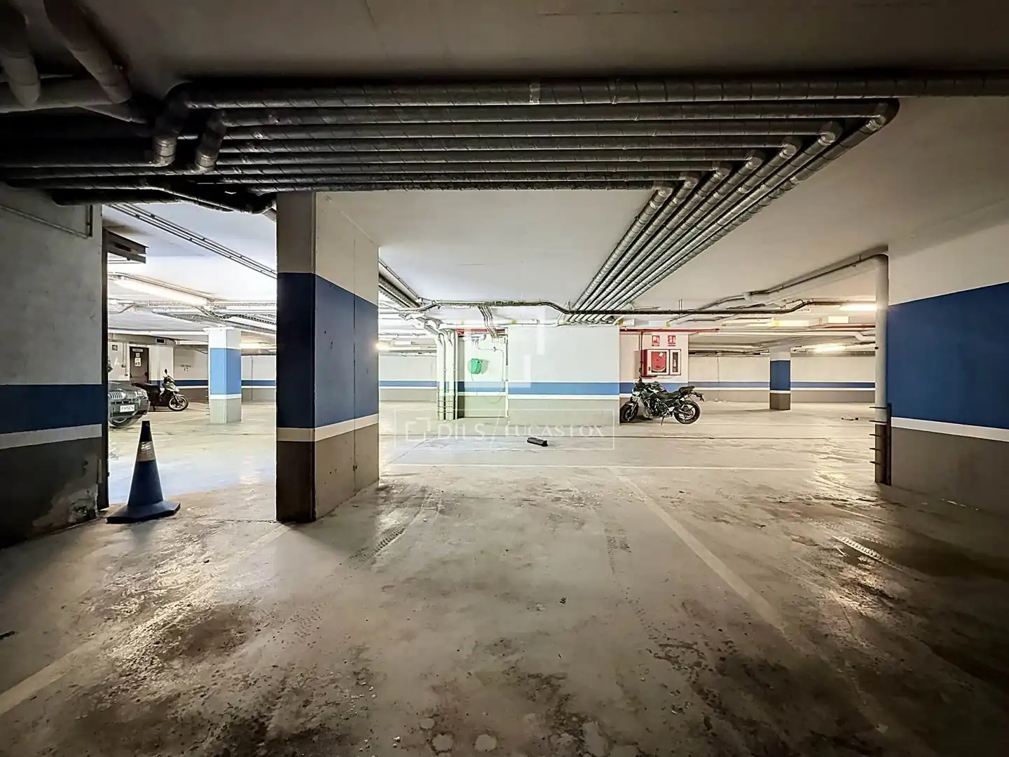 Parking de Piso de alquiler en Madrid con Calefacción, Parquet y Trastero