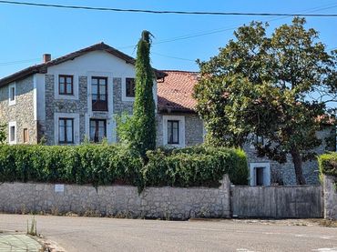 Xalet amb balcó en venda a Calle EL SOLARON
