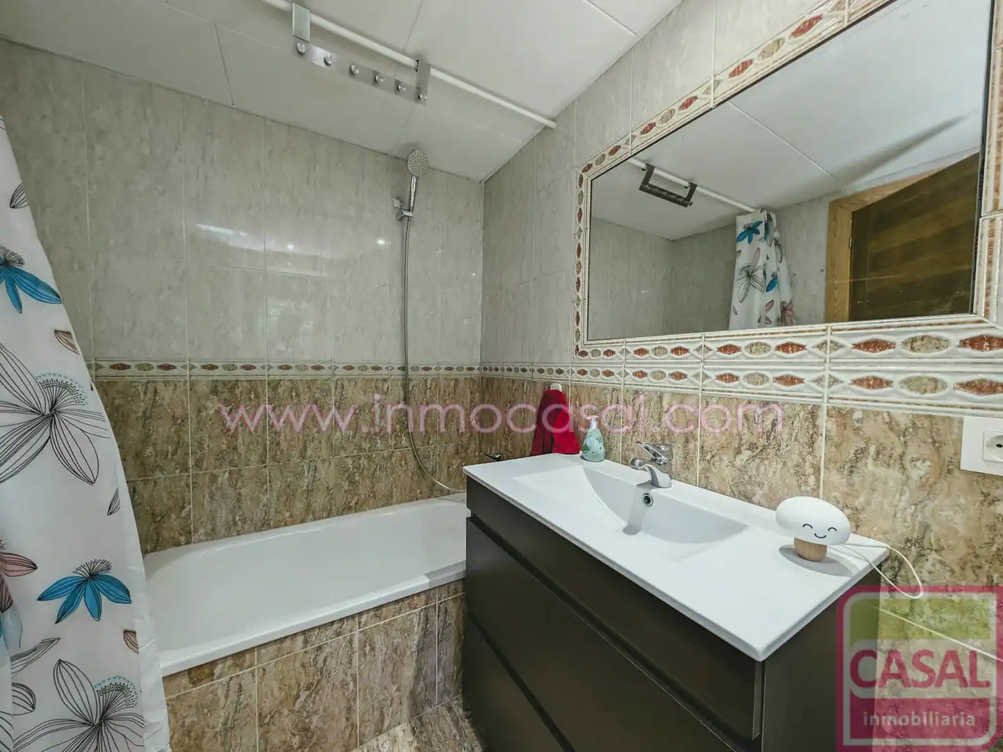 Bathroom of Houses for sale in San Martín del Rey Aurelio  with Heating, Terrace and Storage room