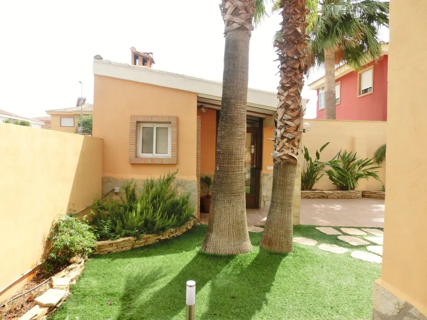 Garden of Houses for sale in La Pobla de Vallbona  with Air Conditioner, Heating and Private garden