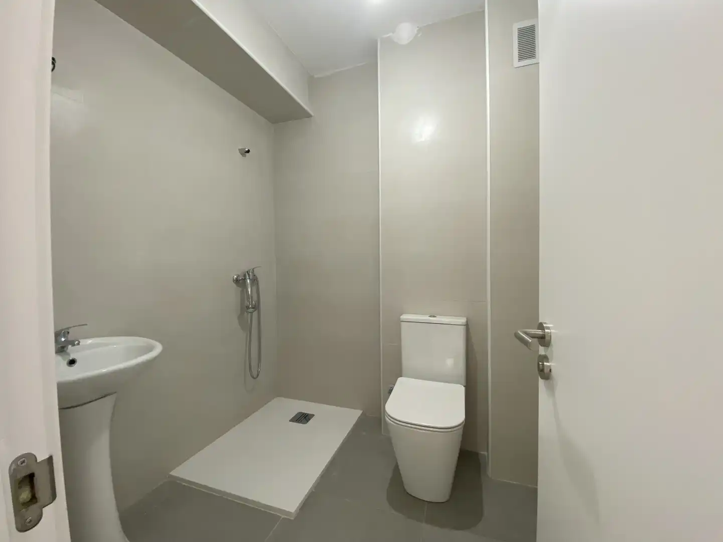 Badezimmer von Wohnung zum Verkauf in Torrelavega  mit Heizung