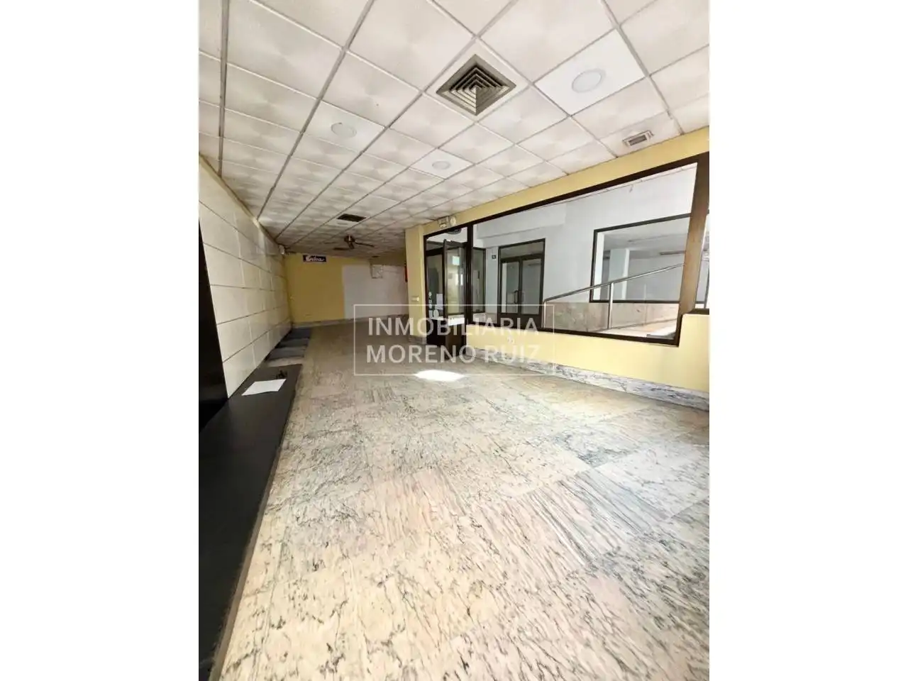 Local comercial en venda a Baena, imagen 5