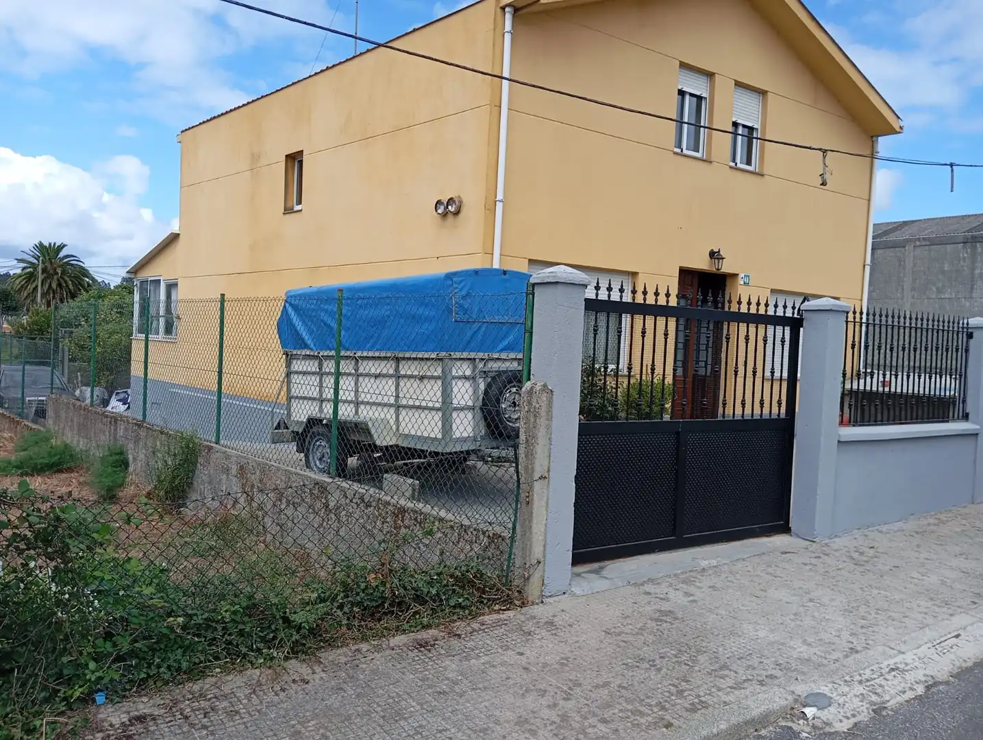 Aparcament de Casa o xalet en venda en Carballo amb Calefacció i Moblat