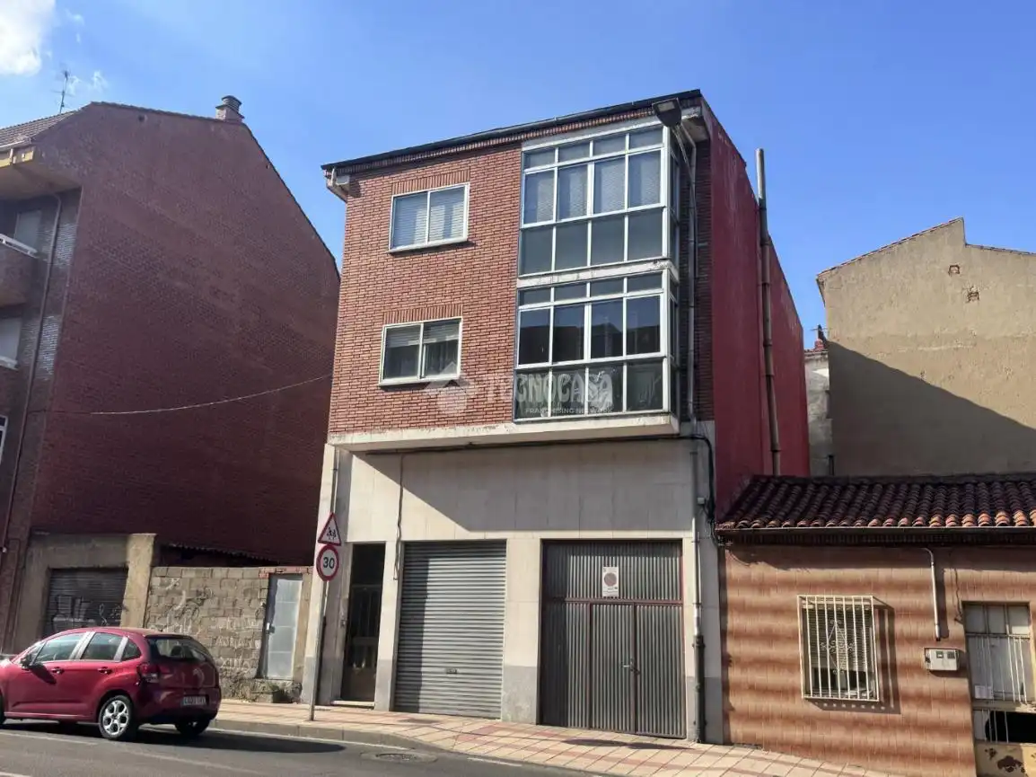 Vista exterior de Edificio en venta en León Capital 