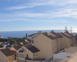 Vista exterior de Casa adosada de lloguer en Benalmádena amb Piscina