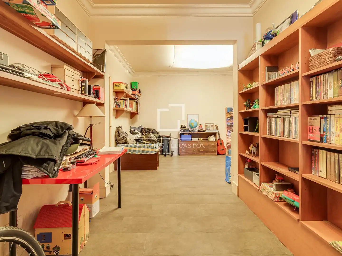 Wohnung zum Verkauf in Barcelona mit Klimaanlage, Heizung und Privatgarten