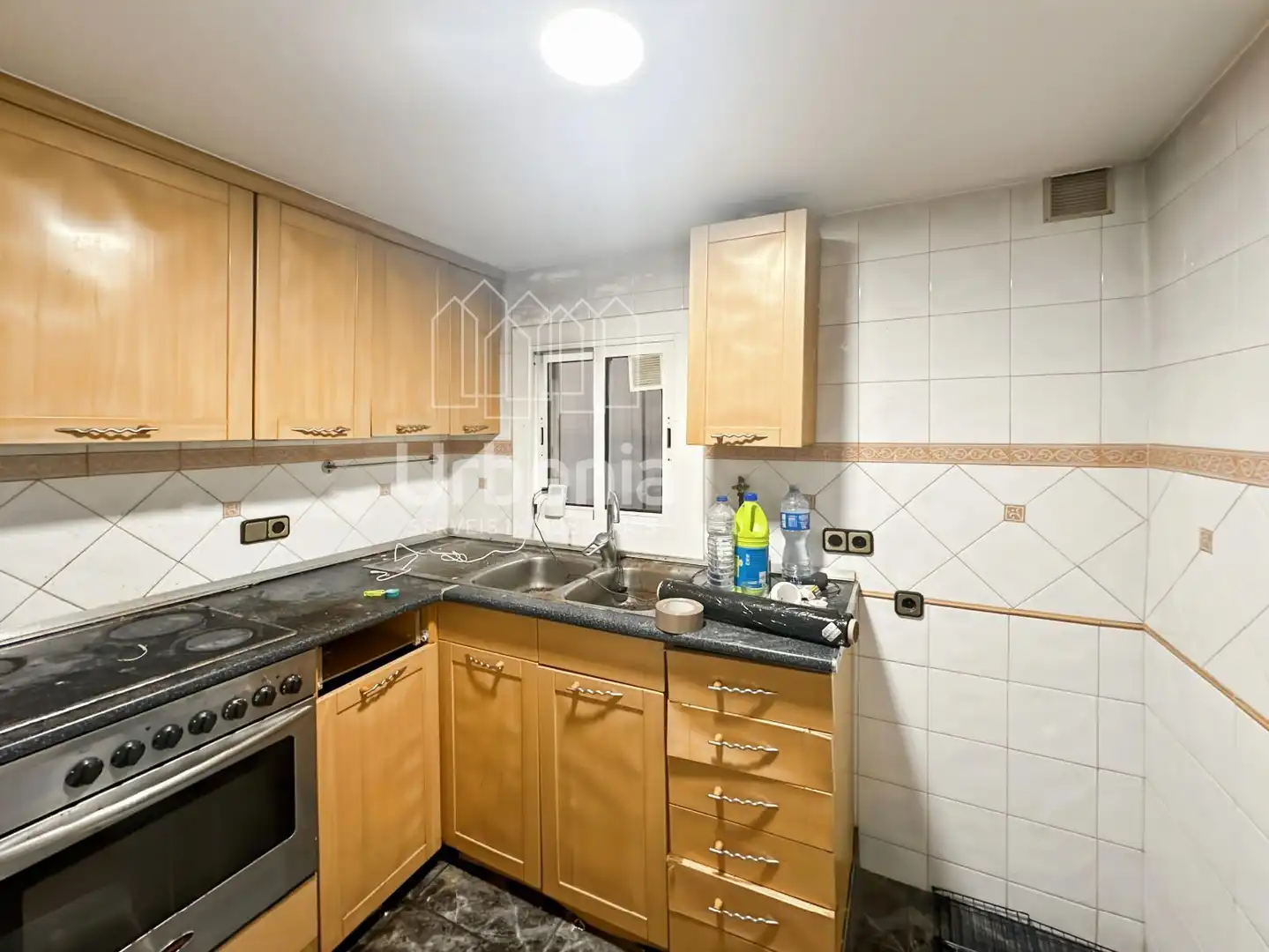 Attic for sale in Sistrells