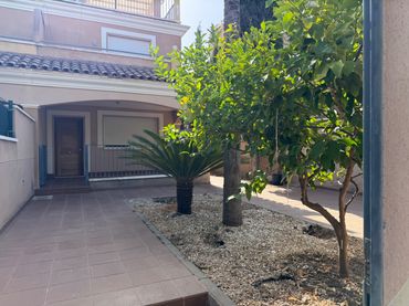 Casa pareada con balcón en venta en Pedanías Oeste