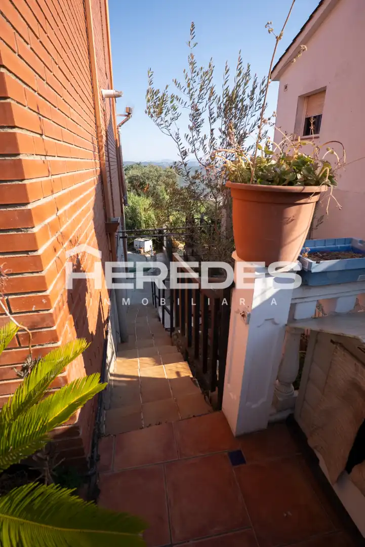 Terraza de Casa o chalet en venta en Torrelles de Llobregat con Calefacción, Jardín privado y Terraza