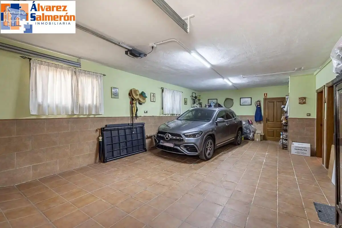 Houses for sale in Albolote  with Air Conditioner, Heating and Private garden
