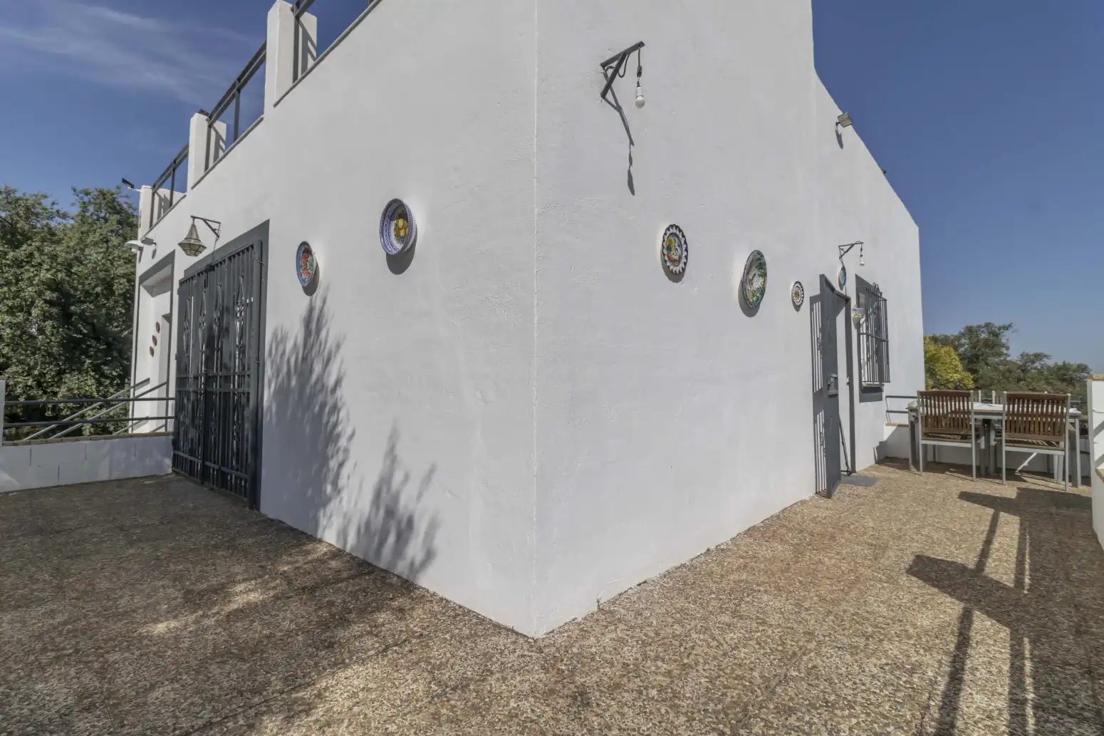 Vista exterior de Casa o chalet en venta en Guillena con Jardín privado, Terraza y Piscina