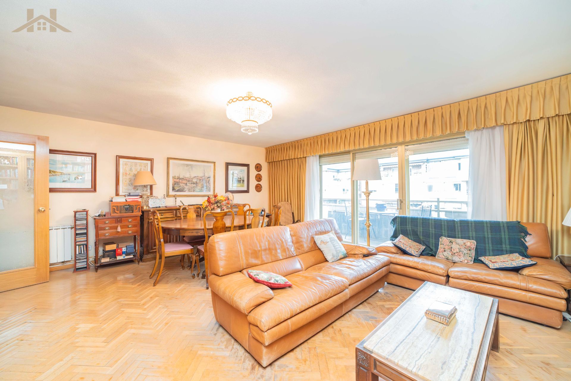 Living room of Flat for sale in Majadahonda  with Air Conditioner, Heating and Terrace