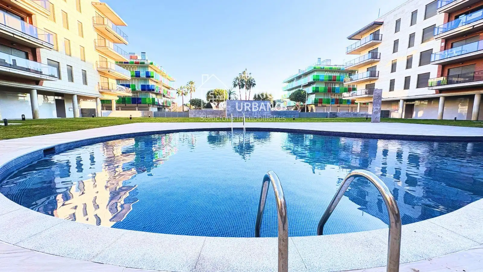 Swimming pool of Flat for sale in Cambrils  with Air Conditioner, Heating and Parquet flooring