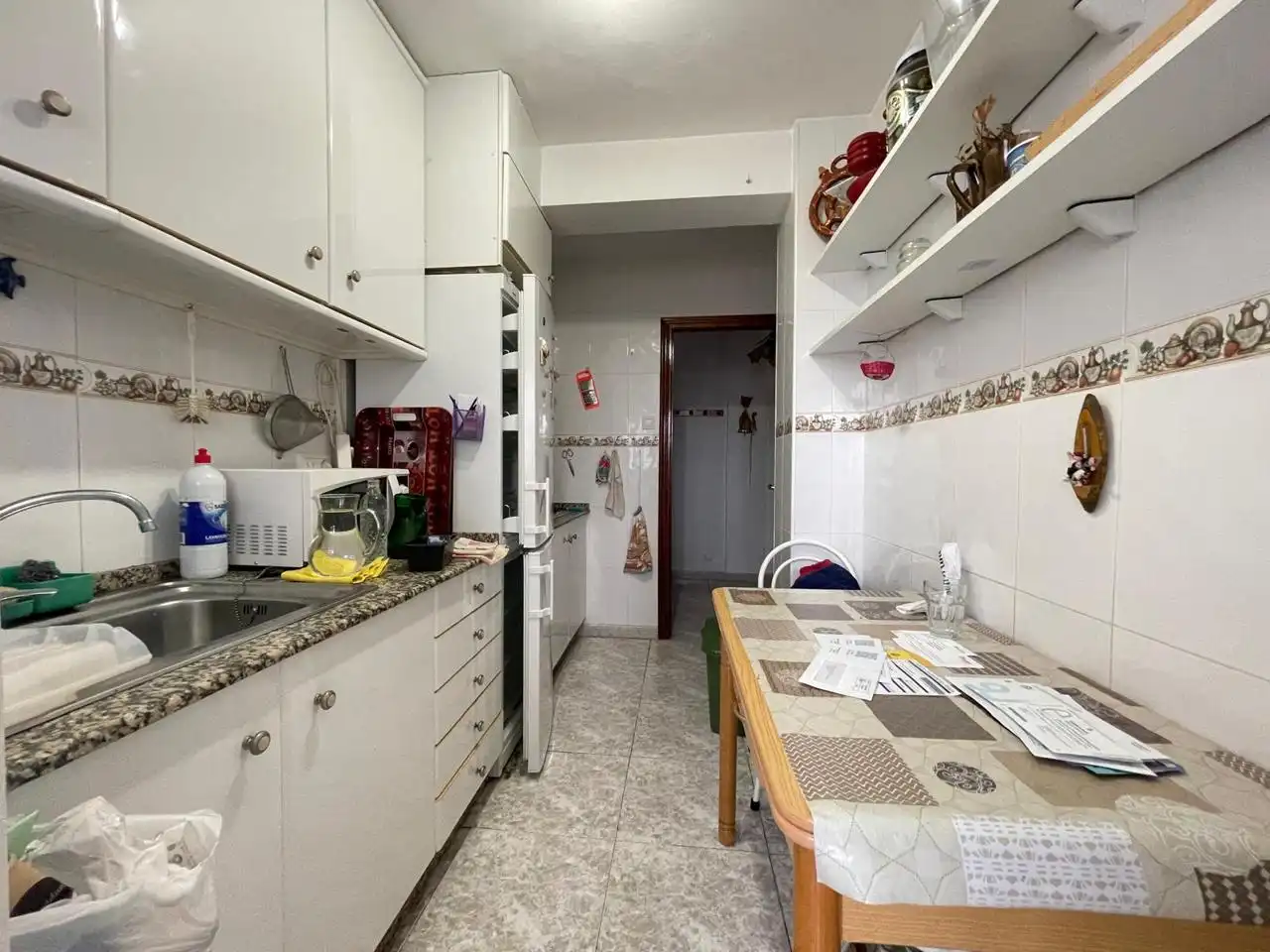 Küche von Erdgeschoss zum Verkauf in A Coruña Capital  mit Abstellraum