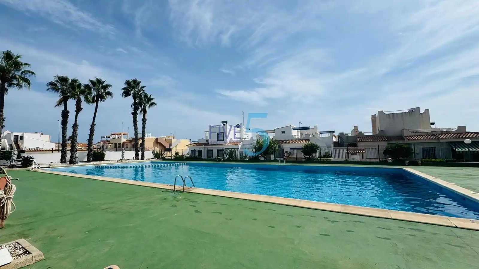 Bungalow con piscina en venta en Orihuela Costa, imagen 2