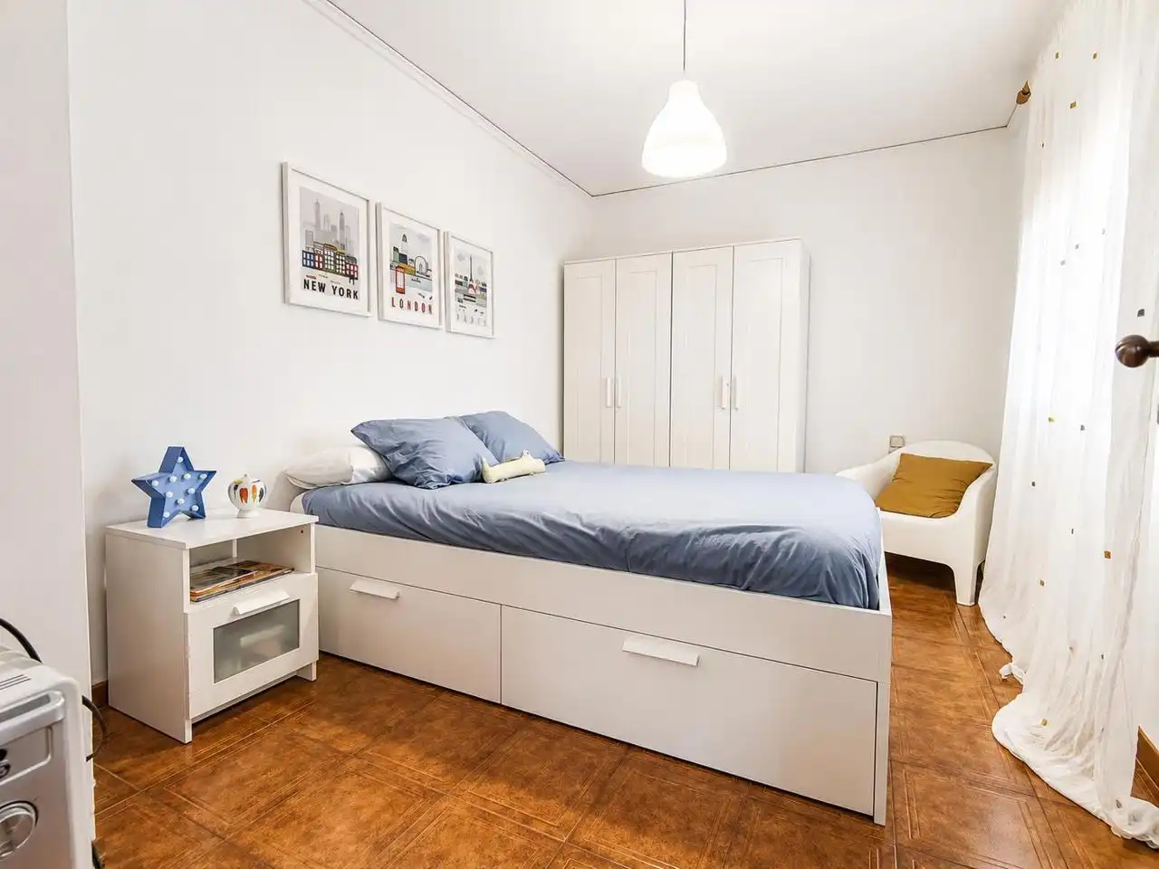 Dormitori de Casa o xalet en venda en Oliva amb Jardí privat, Terrassa i Traster