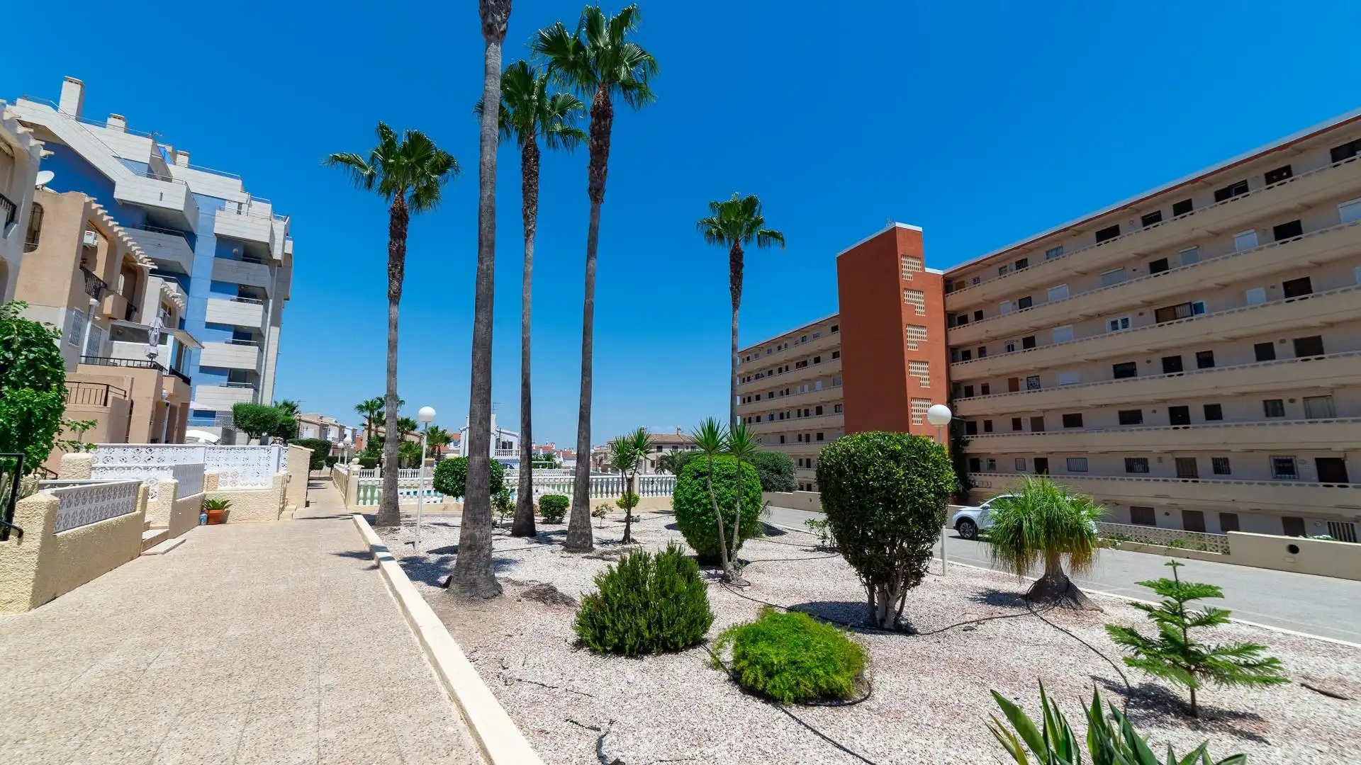Vista exterior de Ático en venta en Torrevieja con Aire acondicionado, Terraza y Trastero