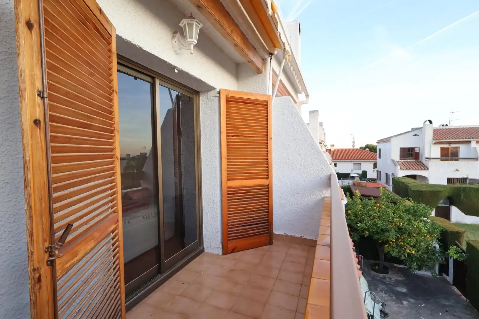 Terrassa de Casa o xalet en venda en Cunit amb Jardí privat, Terrassa i Piscina comunitària