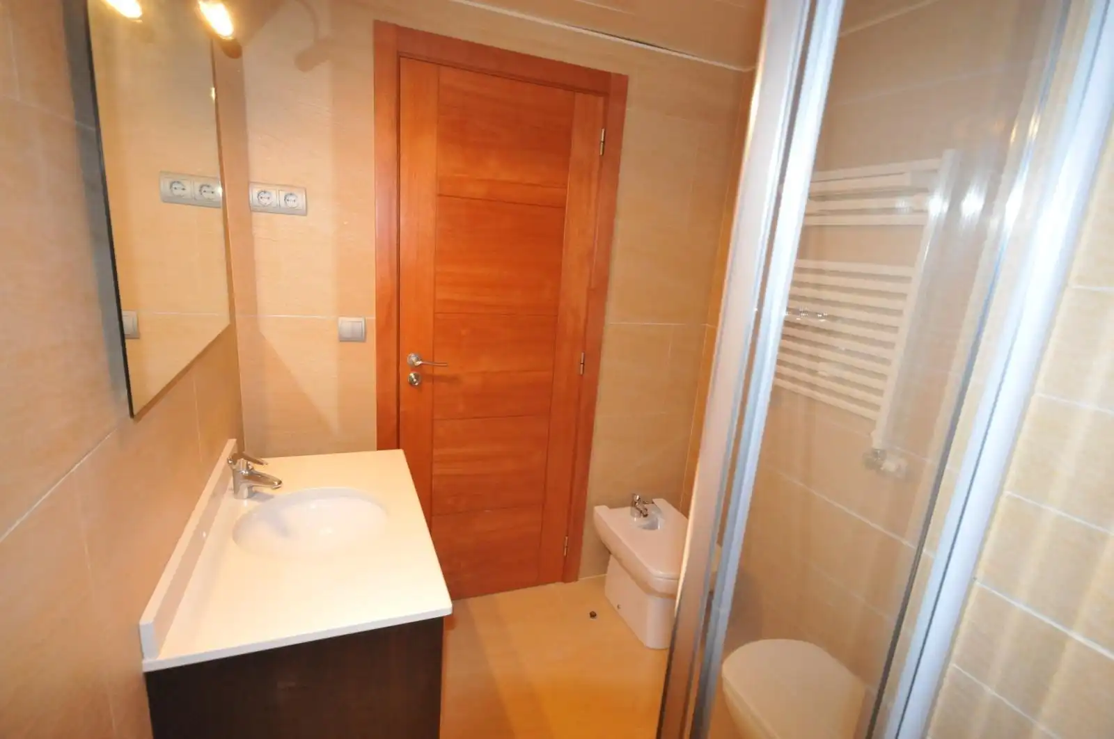 Bathroom of Flat for sale in Barcelona