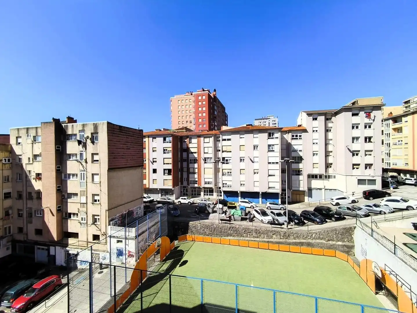 Vista exterior de Pis en venda en Santander amb Calefacció