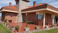 Vista exterior de Casa o xalet en venda en Santillana del Mar amb Calefacció, Jardí privat i Terrassa