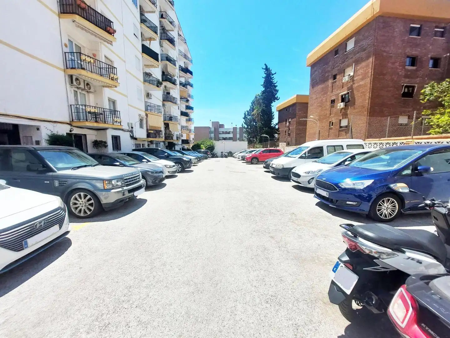 Parking de Piso en venta en Benalmádena con Aire acondicionado, Terraza y Piscina comunitaria