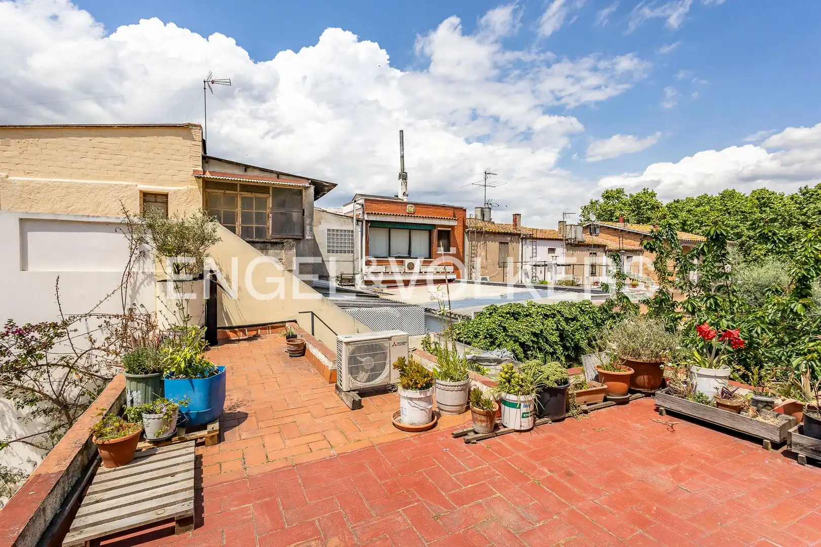 Terrassa de Casa o xalet en venda en Santa Coloma de Cervelló amb Aire condicionat, Calefacció i Jardí privat