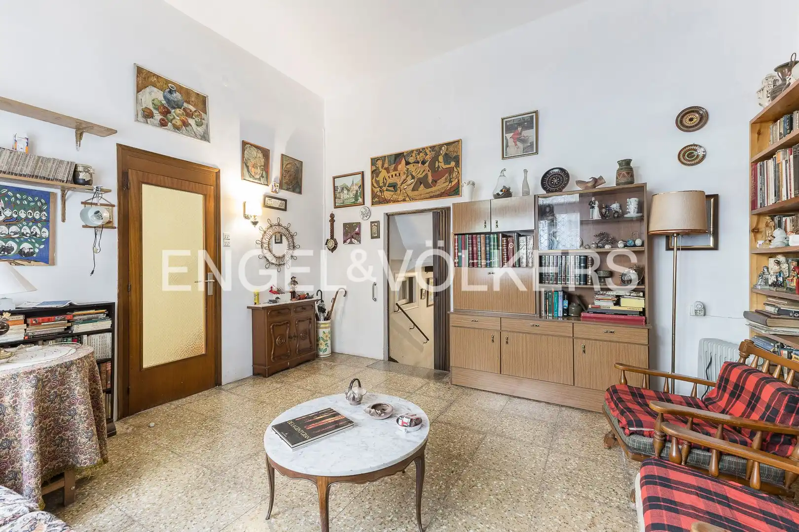Sala de estar de Casa adosada en venta en Barcelona con Calefacción y Jardín privado
