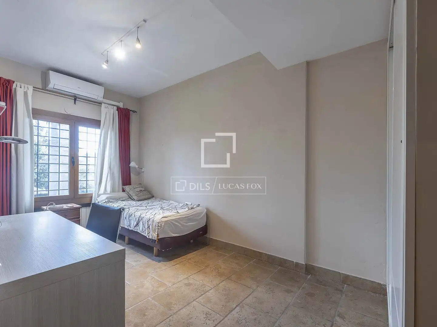 Habitación de Casa o chalet en venta en Paterna con Calefacción, Jardín privado y Terraza