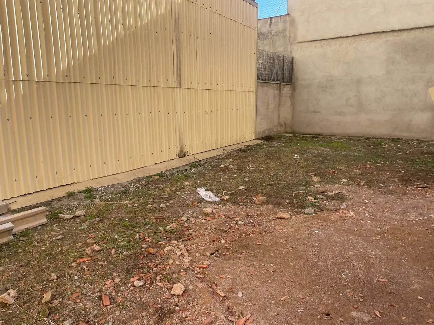 Terrenys i solars en venda a MONTURIOL 85, imagen 2
