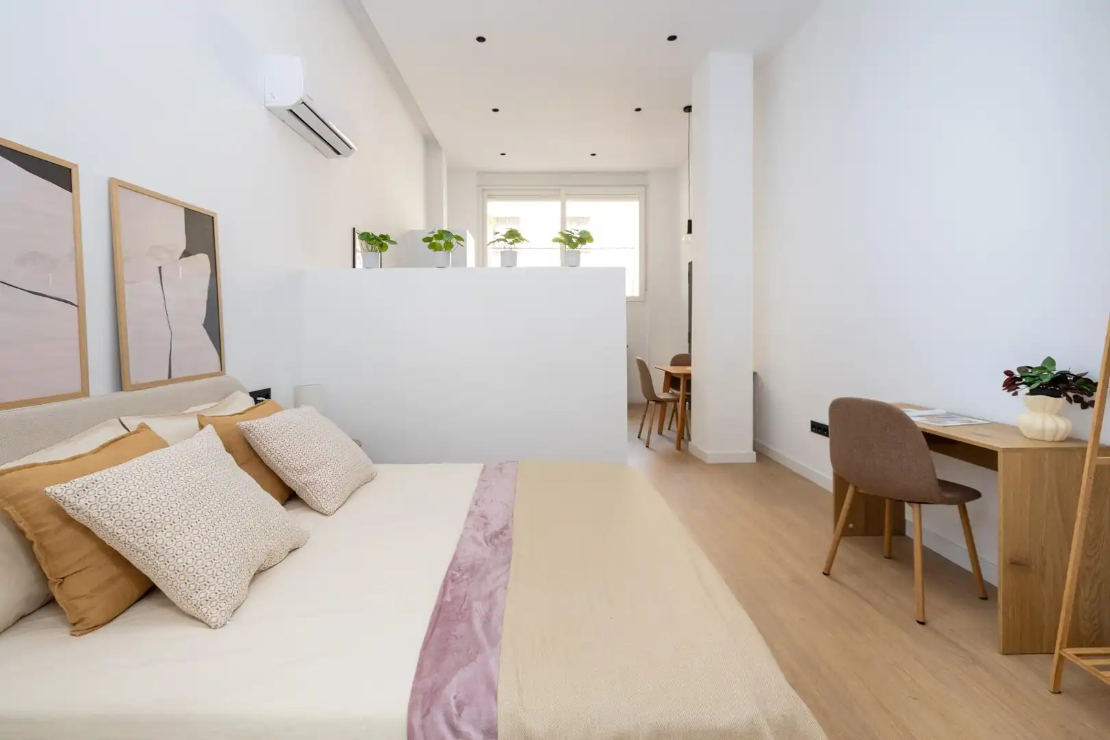 Bedroom of Flat for sale in Granada  with Air Conditioner, Heating and Storage room