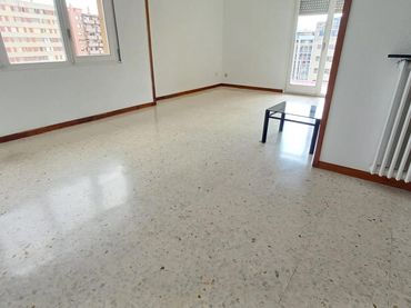 Ático con balcón en venta en Centre - Sant Oleguer