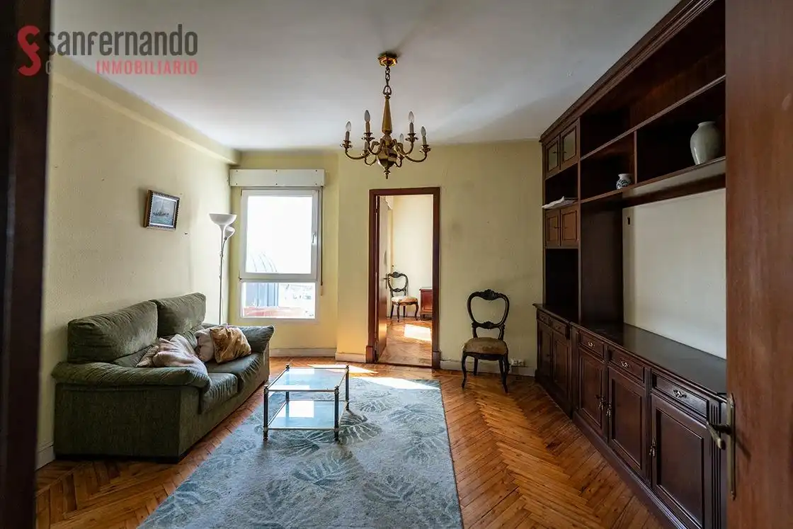 Piso con ascensor en venta en Reina Victoria, imagen 6