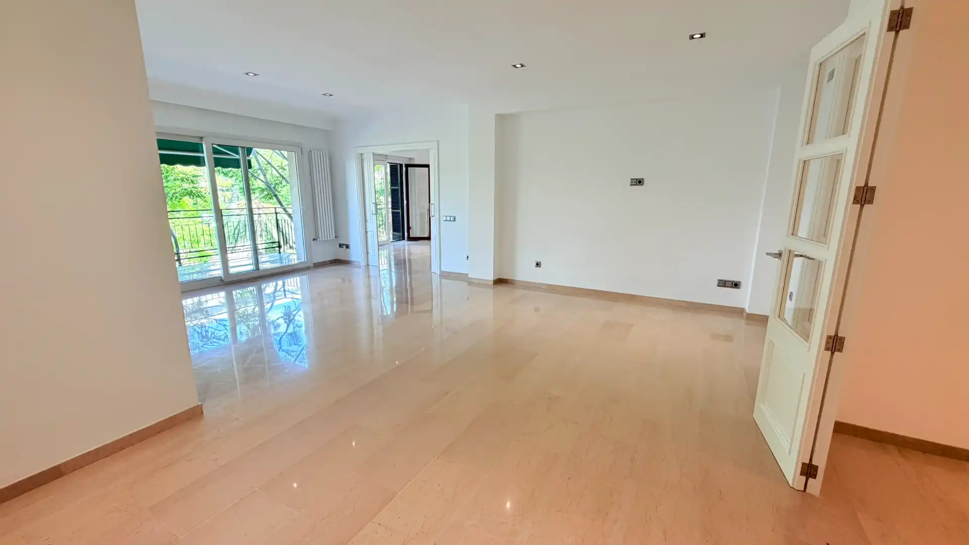 Living room of Flat for rent in  Palma de Mallorca  with Air Conditioner, Terrace and Oven