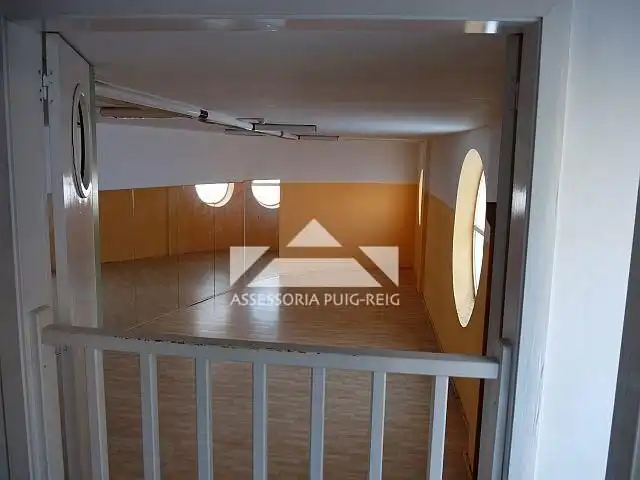 Local comercial en venda a Sant Esteve Sesrovires, imagen 2