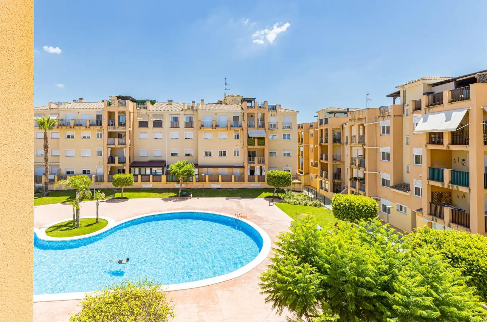 Pis amb piscina en venda a Altorreal - El Chorrico