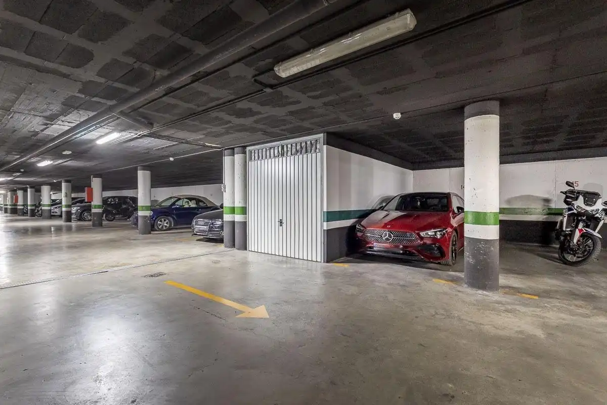 Parking de Piso en venta en Granada con Aire acondicionado, Calefacción y Terraza