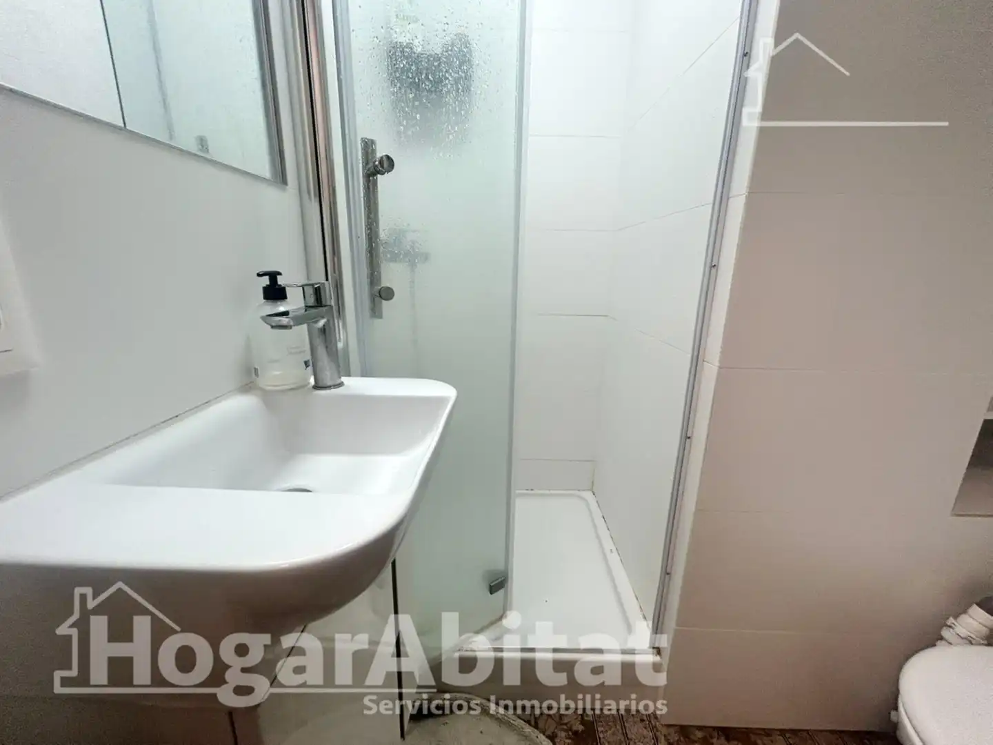 Bathroom of Flat for sale in Valencia  with Air Conditioner
