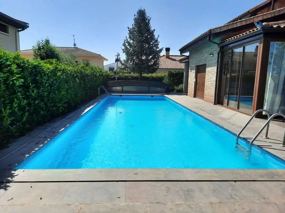 Piscina de Casa o xalet en venda en Banastás amb Aire condicionat, Calefacció i Jardí privat