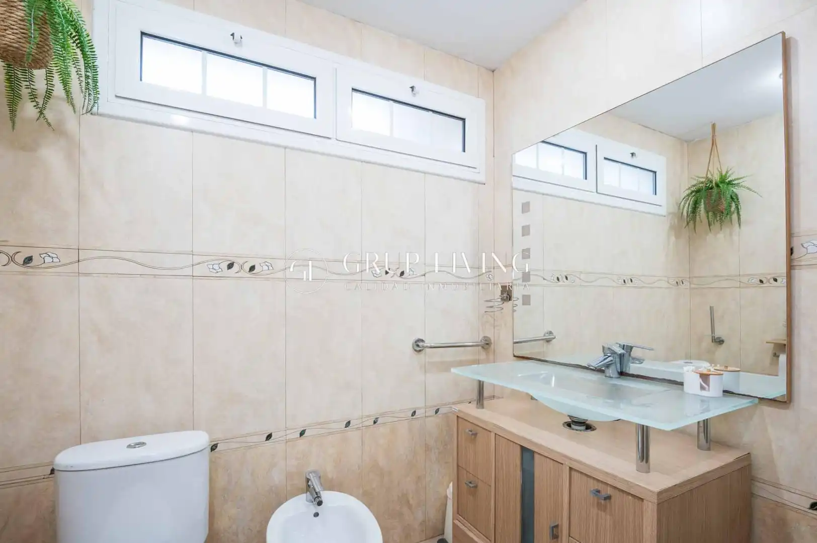 Baño de Piso en venta en Sitges con Calefacción, Jardín privado y Terraza