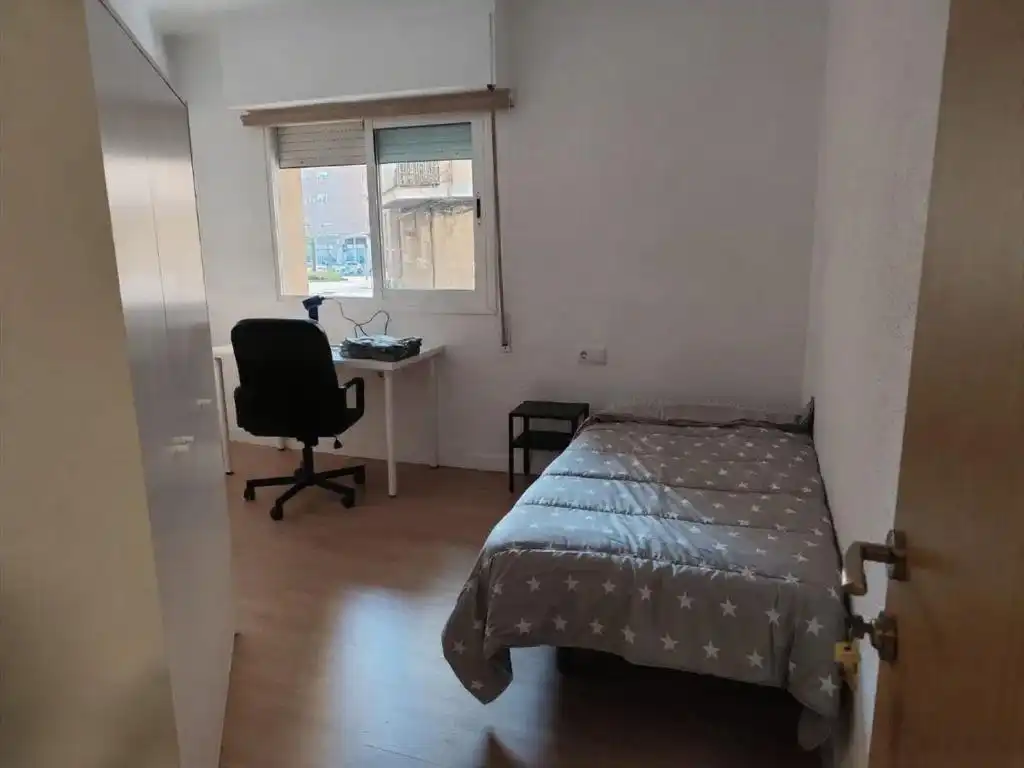 Habitación de Piso para compartir en Murcia con Amueblado