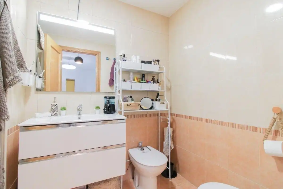 Badezimmer von Wohnung zum Verkauf in Benaguasil mit Klimaanlage und Alarm