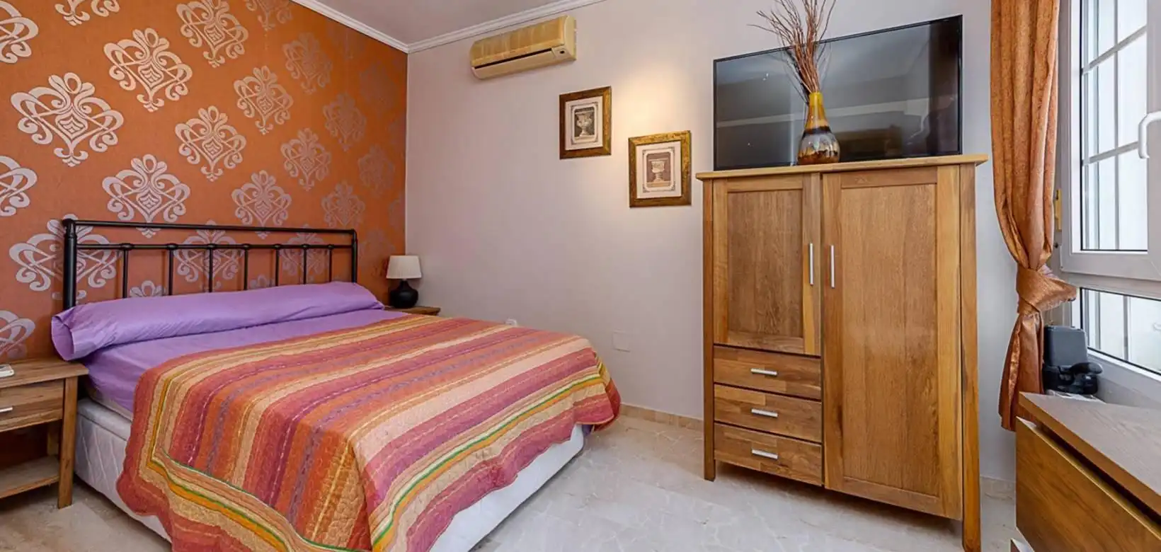 Dormitori de Casa o xalet en venda en Orihuela amb Aire condicionat, Calefacció i Jardí privat