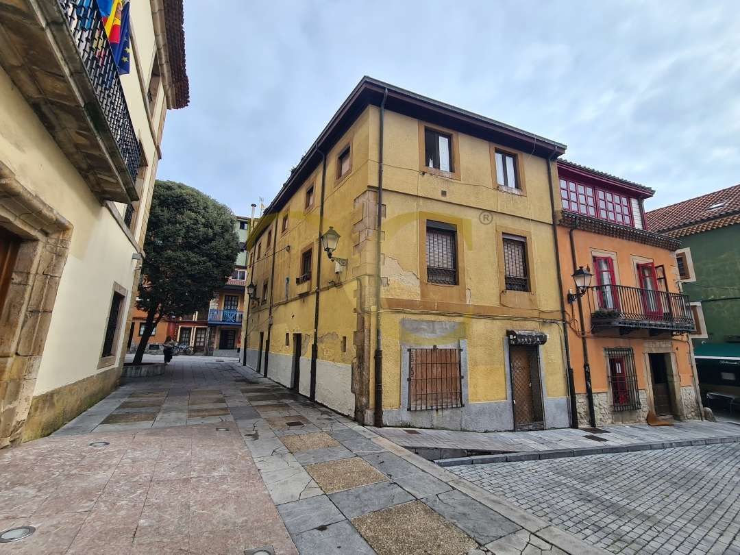 Vista exterior de Edifici en venda en Gijón 