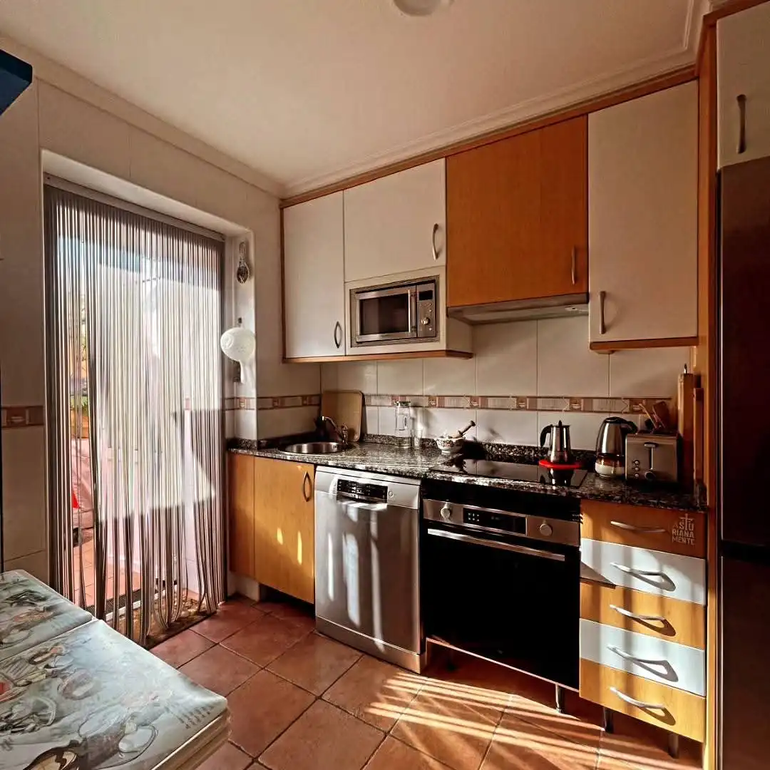 Cocina de Apartamento en venta en Llanera con Calefacción, Amueblado y Horno