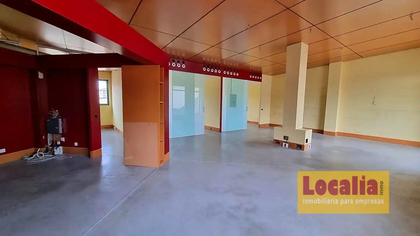 Büro zum Verkauf in Santander