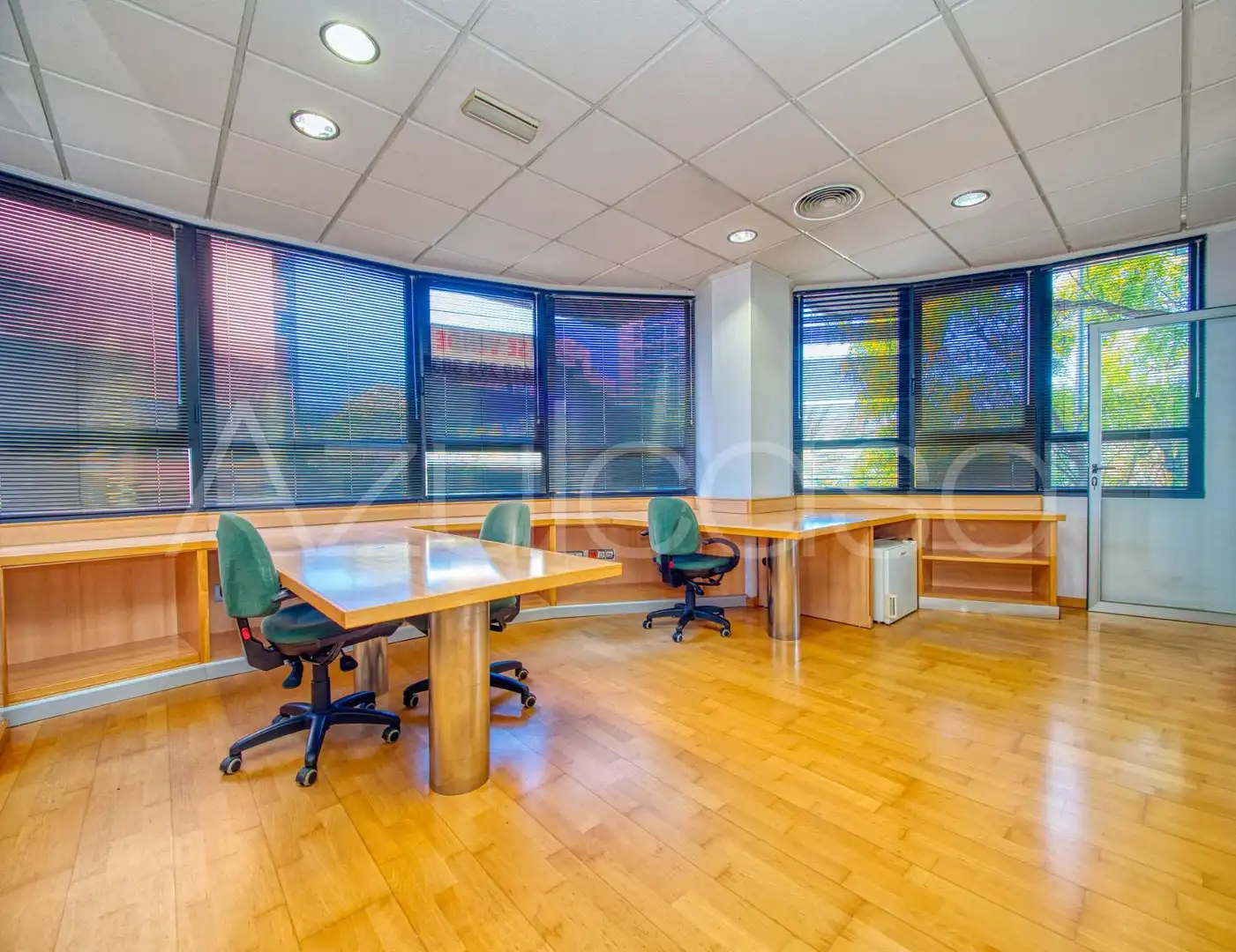 Office for sale in Alicante / Alacant  with Air Conditioner and Furnished