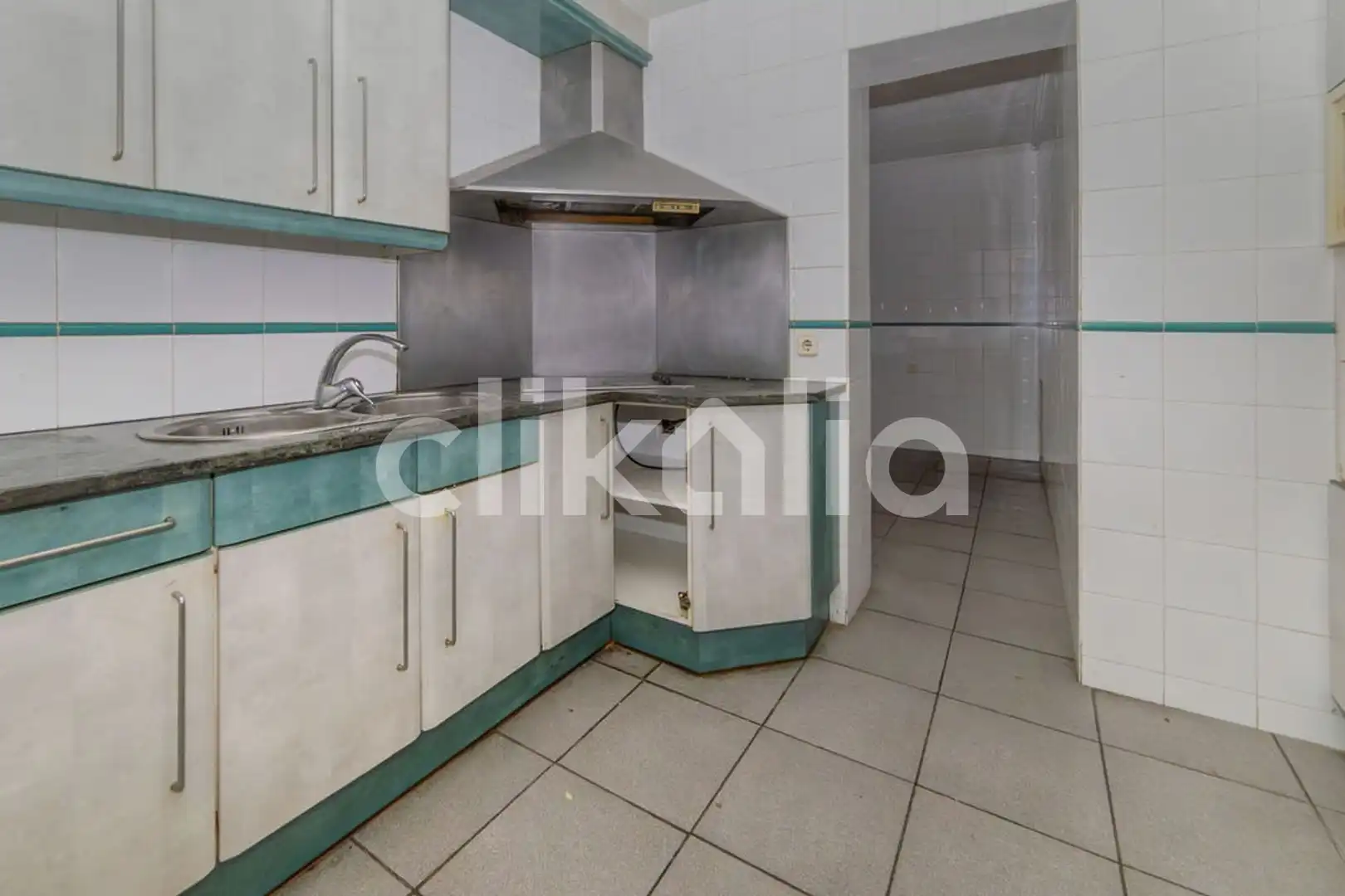 Cocina de Piso en venta en Vic con Calefacción, Terraza y Trastero